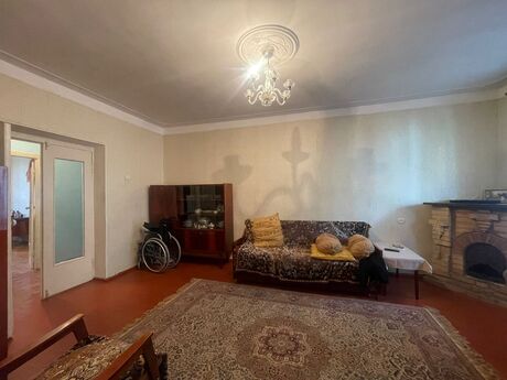4 otaqlı köhnə tikili - Nizami r. - 100 m²