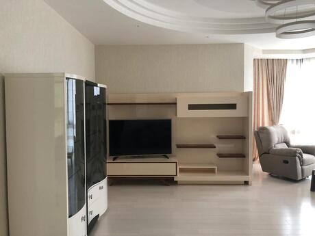 4 otaqlı yeni tikili - Nizami m. - 200 m²