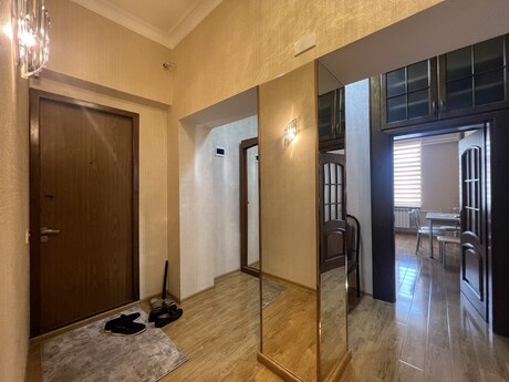 3 otaqlı köhnə tikili - Şah İsmayıl Xətai m. - 100 m²