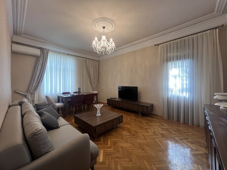 3 otaqlı köhnə tikili - Şah İsmayıl Xətai m. - 100 m²