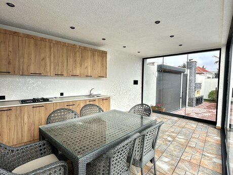 4 otaqlı həyət evi/bağ evi - Mərdəkan q. - 180 m²