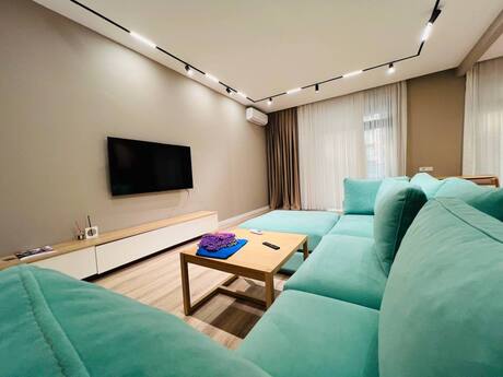 3 otaqlı yeni tikili - 8 Noyabr m. - 145 m²