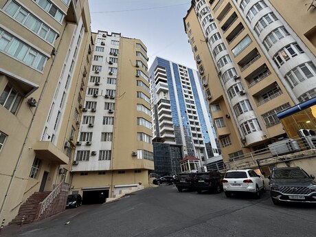 Elan №5678513 - Bakı, 28 May m., 4 otaqlı, 170 m², 4/12 mərtəbə