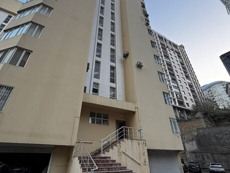 4 otaqlı mənzil, 170 m², 28 May: 460 000 ₼ 2
