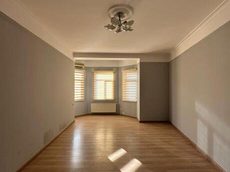 4-комн. офис - м. Низами - 160 м²