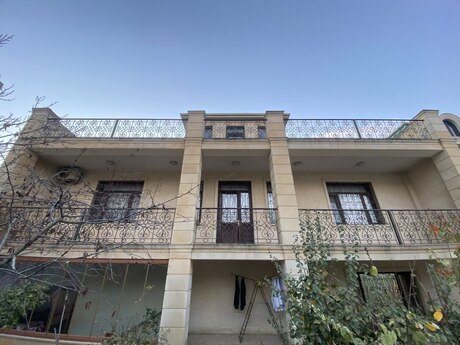 8 otaqlı həyət evi/bağ evi - Badamdar q. - 380 m²