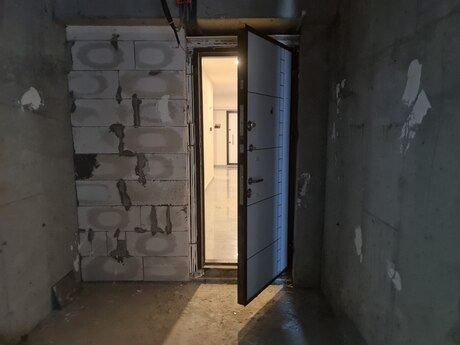 4 otaqlı yeni tikili - 8 Noyabr m. - 178 m²