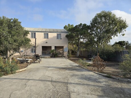 6 otaqlı həyət evi/bağ evi - Zirə q. - 220 m²