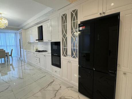 4 otaqlı yeni tikili - Bayıl q. - 170 m²