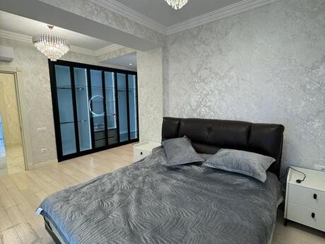 4 otaqlı yeni tikili - Bayıl q. - 170 m²