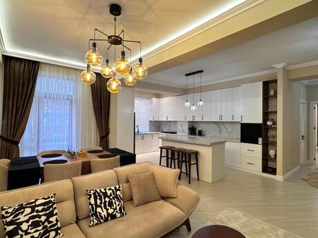 4 otaqlı yeni tikili - Nəsimi r. - 175 m²