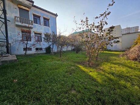 6 otaqlı həyət evi/bağ evi - Qara Qarayev m. - 500 m²