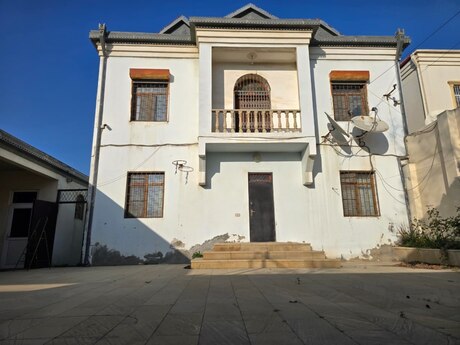 6 otaqlı həyət evi/bağ evi - Qara Qarayev m. - 500 m²