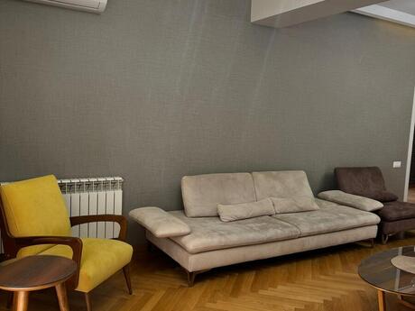 4 otaqlı yeni tikili - Şah İsmayıl Xətai m. - 160 m²