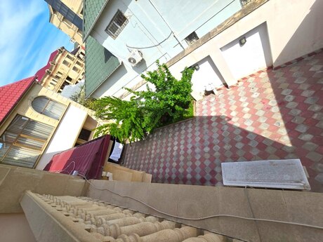 11 otaqlı həyət evi/bağ evi - Nəsimi m. - 1200 m²