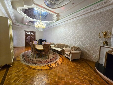 11 otaqlı həyət evi/bağ evi - Nəsimi m. - 1200 m²