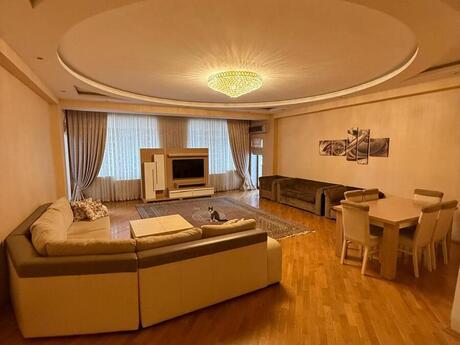 Elan №5684248 - Bakı, 28 May m., 4 otaqlı, 185 m², 9/15 mərtəbə