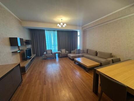Yasamalda 3 otaqlı yeni tikili mənzil kirayə verilir, 170 m², 1 300 AZN/ay, şəkil 2 / 12