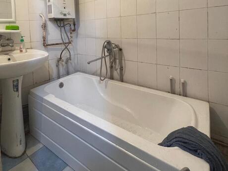 2 otaqlı köhnə tikili - Səbail r. - 52 m²