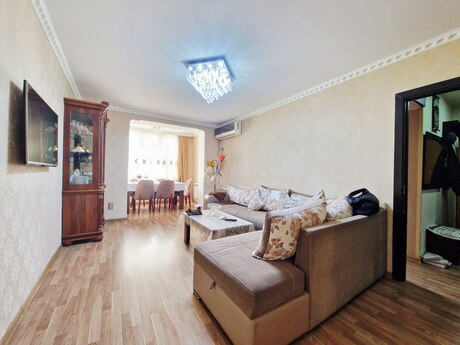 3 otaqlı köhnə tikili - Qara Qarayev m. - 70 m²