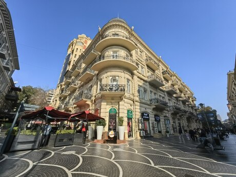 Elan №5686100 - Bakı, Sahil m., 4 otaqlı, 335 m², 3/3 mərtəbə