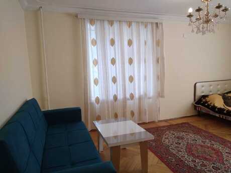 1 otaqlı köhnə tikili - Elmlər Akademiyası m. - 32 m²