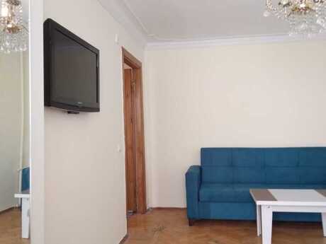 1 otaqlı köhnə tikili - Elmlər Akademiyası m. - 32 m²