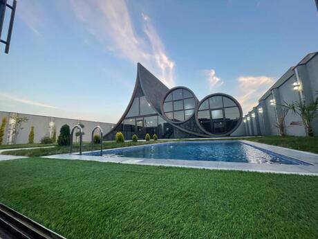 6 otaqlı həyət evi/bağ evi - Şüvəlan q. - 250 m²