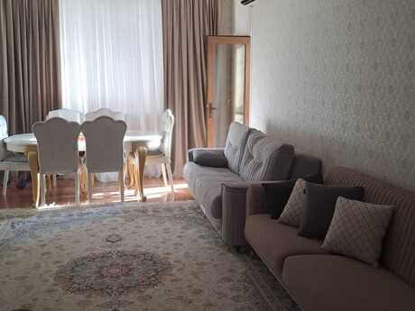 Elan №5686643 - Bakı, 28 May m., 3 otaqlı, 151 m², 8/18 mərtəbə