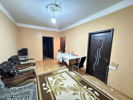 3 otaqlı köhnə tikili - 7-ci mikrorayon q. - 50 m²