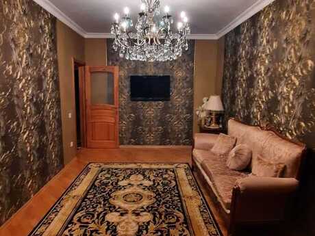 3 otaqlı köhnə tikili - Azadlıq Prospekti m. - 85 m²