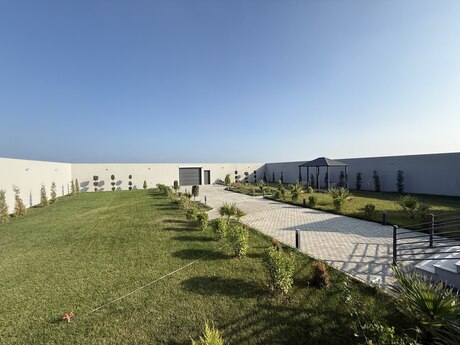 5 otaqlı həyət evi/bağ evi - Şüvəlan q. - 350 m²