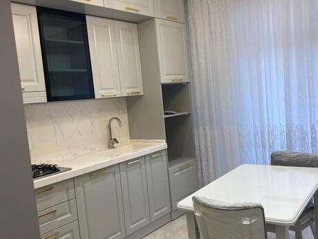 2 otaqlı yeni tikili - 8 Noyabr m. - 104 m²