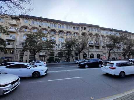 3 otaqlı köhnə tikili - Nəsimi r. - 93 m²