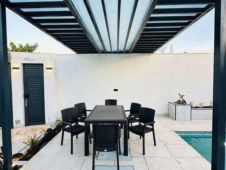 4 otaqlı həyət evi/bağ evi - Mərdəkan q. - 240 m²