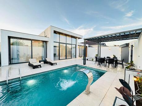 4 otaqlı həyət evi/bağ evi - Mərdəkan q. - 240 m²