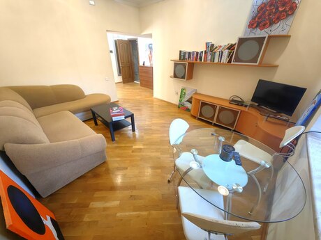2-комн. вторичка - м. Ичеришехер - 60 м²