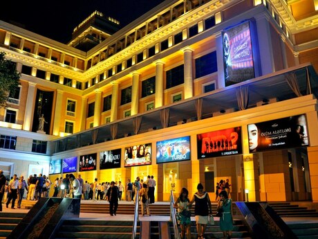 Elan №5636867 - Bakı, Sahil m., 3 otaqlı, 120 m², 5/6 mərtəbə