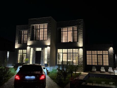 7 otaqlı həyət evi/bağ evi - Şüvəlan q. - 300 m²