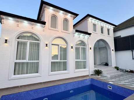 4 otaqlı həyət evi/bağ evi - Buzovna q. - 140 m²