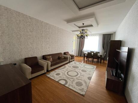 Elan №5690215 - Bakı, Şah İsmayıl Xətai m., 3 otaqlı, 130 m², 15/19 mərtəbə