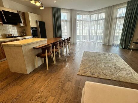 5 otaqlı yeni tikili - 28 May m. - 210 m²