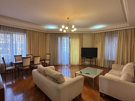 Сдаётся 3-комнатная квартира в новостройке, Sahil, 150 м², 1 700 AZN/мес, фото 2 / 12