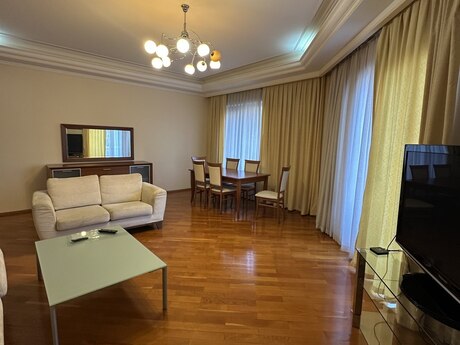 Сдаётся 3-комнатная квартира в новостройке, Sahil, 150 м², 1 700 AZN/мес, фото 3 / 12