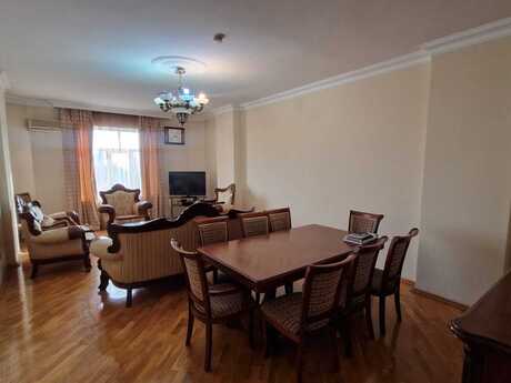 Объявление №5317897 - Баку, м. Низами, 4-комн., 180 м², 5/18 этаж