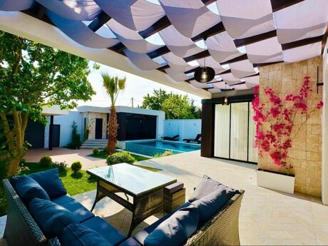 4 otaqlı həyət evi/bağ evi - Mərdəkan q. - 220 m²