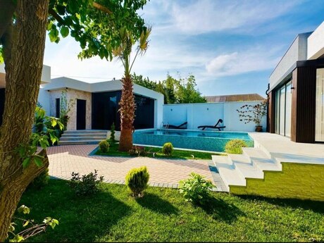 4 otaqlı həyət evi/bağ evi - Mərdəkan q. - 220 m²
