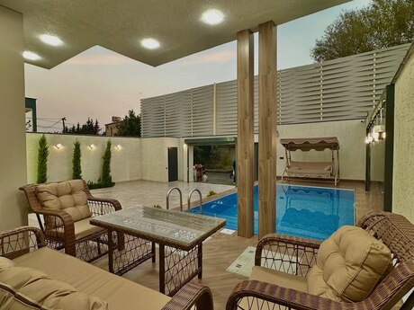 4 otaqlı həyət evi/bağ evi - Mərdəkan q. - 250 m²