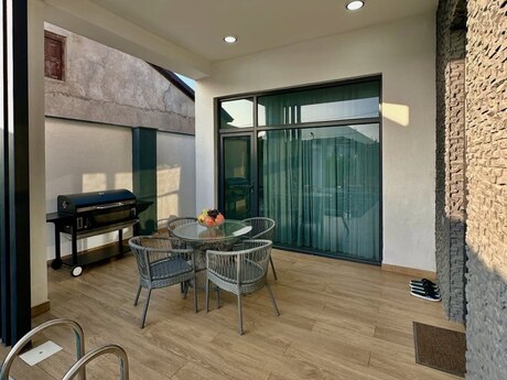 4 otaqlı həyət evi/bağ evi - Mərdəkan q. - 250 m²