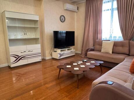 4-room apartment, 185 m², 28 May: 560 000 ₼ 5